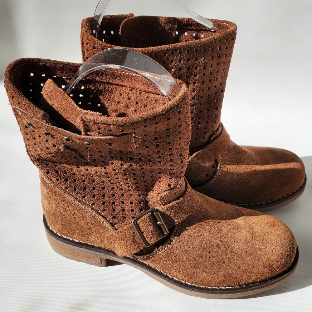 Hangar Suede 37 Brown Booties Boots